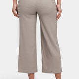 Wide Leg Cargo Capri Pants - Saddlewood