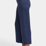 Wide Leg Cargo Capri Pants In Petite - Oxford Navy