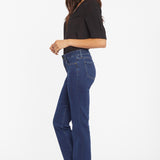 Marilyn Straight Jeans In Petite - Quinn