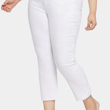 Marilyn Straight Ankle Jeans In Plus Size - Optic White