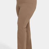 Marilyn Straight Jeans In Plus Size - Elmwood