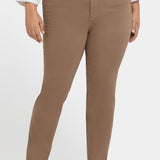 Marilyn Straight Jeans In Plus Size - Elmwood