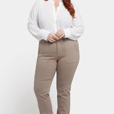 Marilyn Straight Jeans In Plus Size - Country Oak