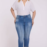 Marilyn Straight Jeans In Plus Size - Pacifica