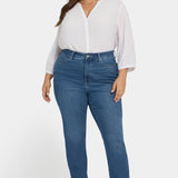 Marilyn Straight Jeans In Plus Size - Lake Notre-Dame