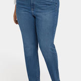 Marilyn Straight Jeans In Plus Size - Lake Notre-Dame