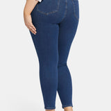 Ami Skinny Jeans In Plus Size - Quinn