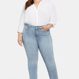 Marilyn Straight Jeans In Plus Size - Haley
