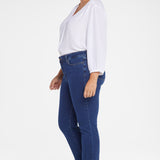 Marilyn Straight Jeans In Plus Size - Quinn