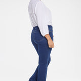 Marilyn Straight Jeans In Plus Size - Quinn