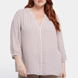Pintuck Blouse In Plus Size - Graceful Geo