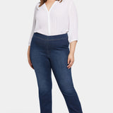 Pull-On Straight Jeans In Plus Size - Wonderland