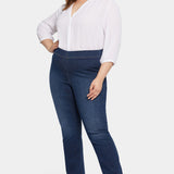 Pull-On Straight Jeans In Plus Size - Wonderland