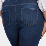 Pull-On Straight Jeans In Plus Size - Wonderland